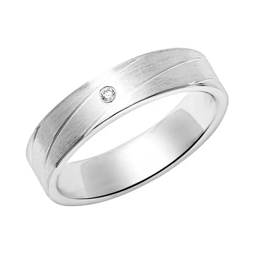 Ladies sterling silver ring with zirconia