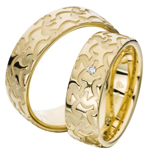 Yellow gold wedding rings 7mm