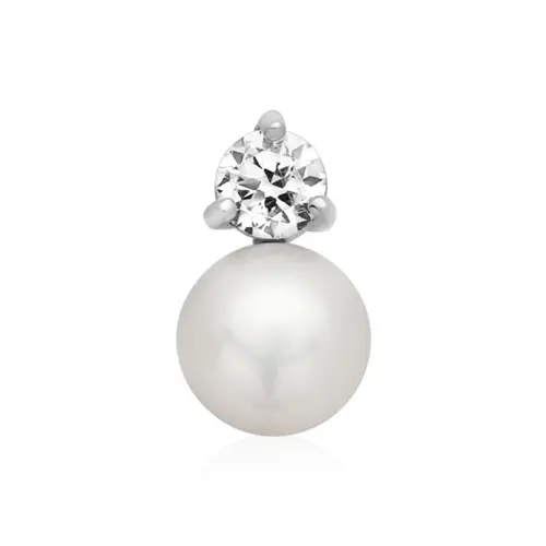 Elegant pendant made of sterling silver with pearl