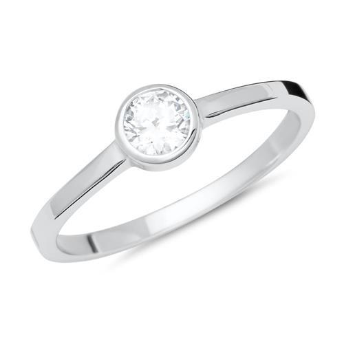 Sterling silver ring with zirconia