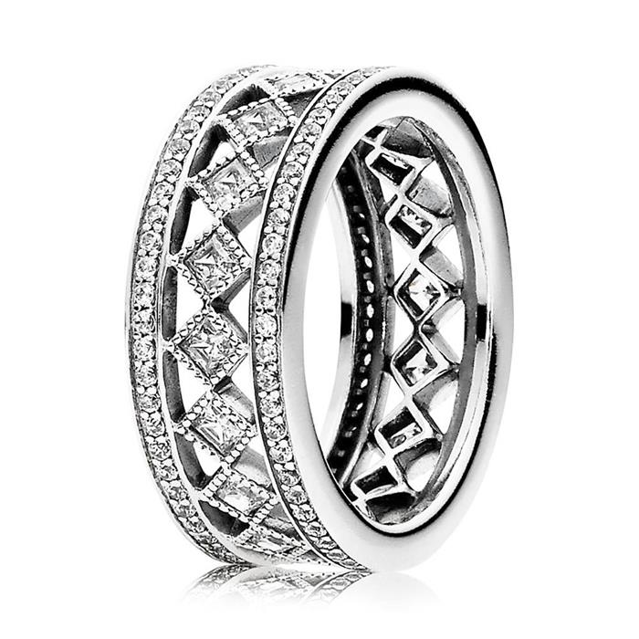 Ring mit Zirkonia im Karo-Design