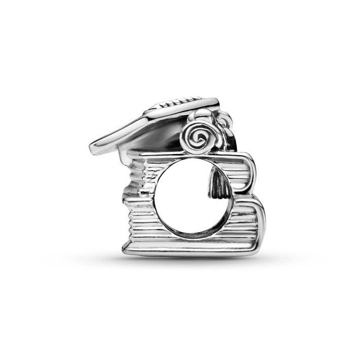 Graduation 2022 charm in sterling silver for ladies