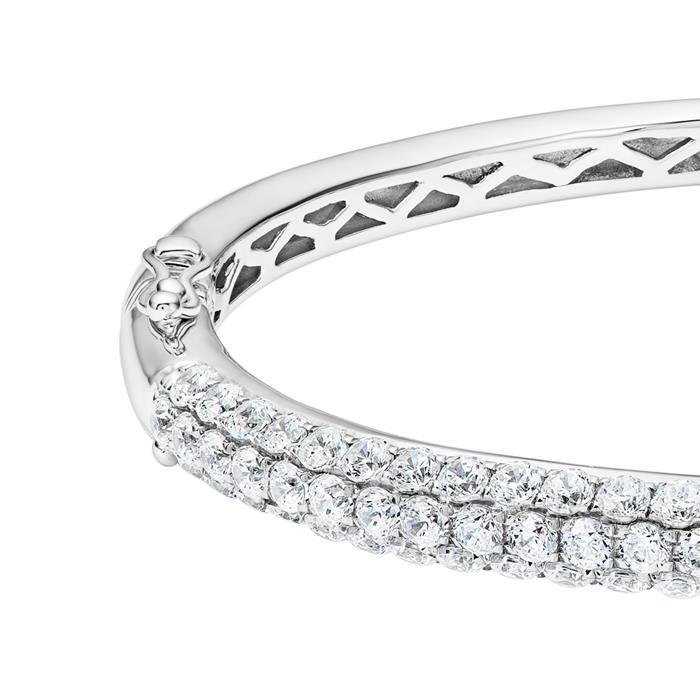 Diamond bangle in white gold or platinum, lab grown