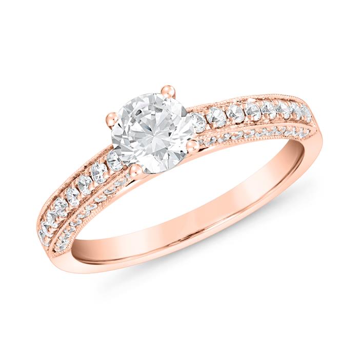 Engagement ring with diamonds in rose gold