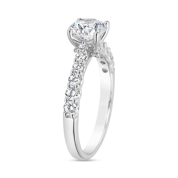 Diamond ring for ladies in white gold or platinum