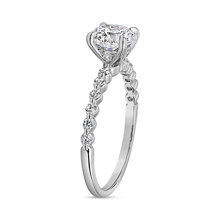 Diamond ring in white gold or platinum, engravable