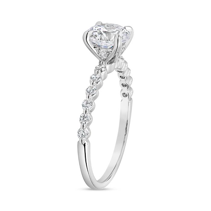 Ladies&#x27; ring in white gold or platinum, lab grown diamonds