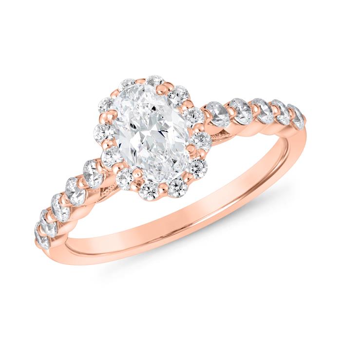 Engagement ring with diamonds in rose gold