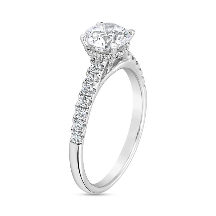 Diamond ring in white gold or platinum, lab grown