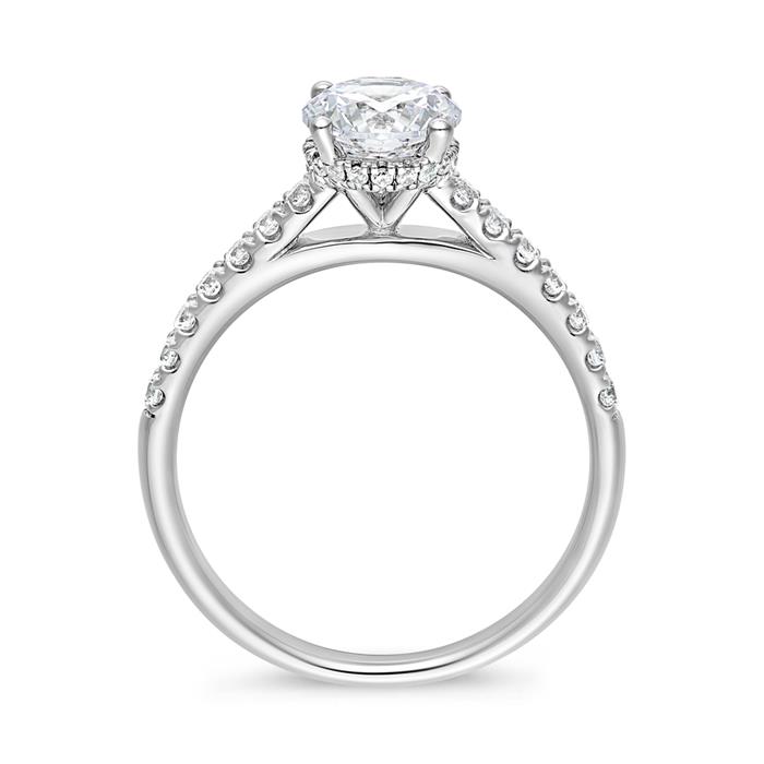 Diamond ring in white gold or platinum, lab grown