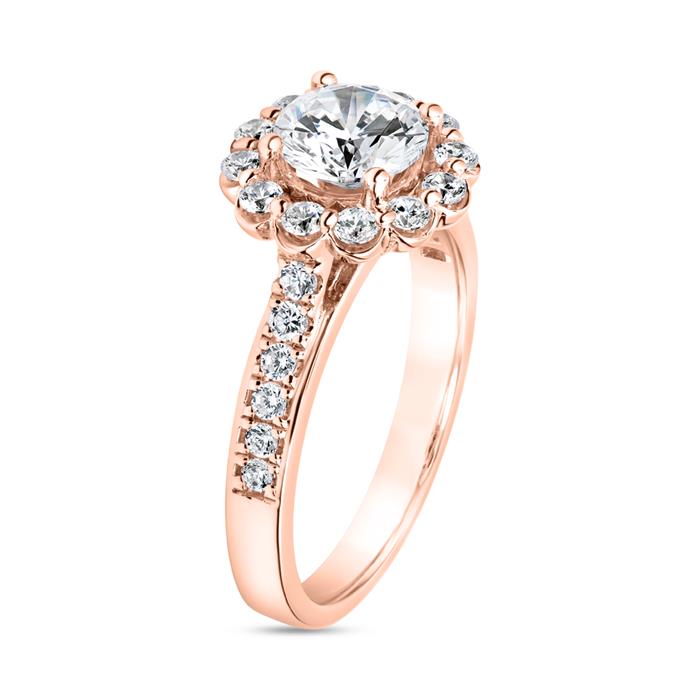 Engagement ring in rose gold with lab grown diamonds