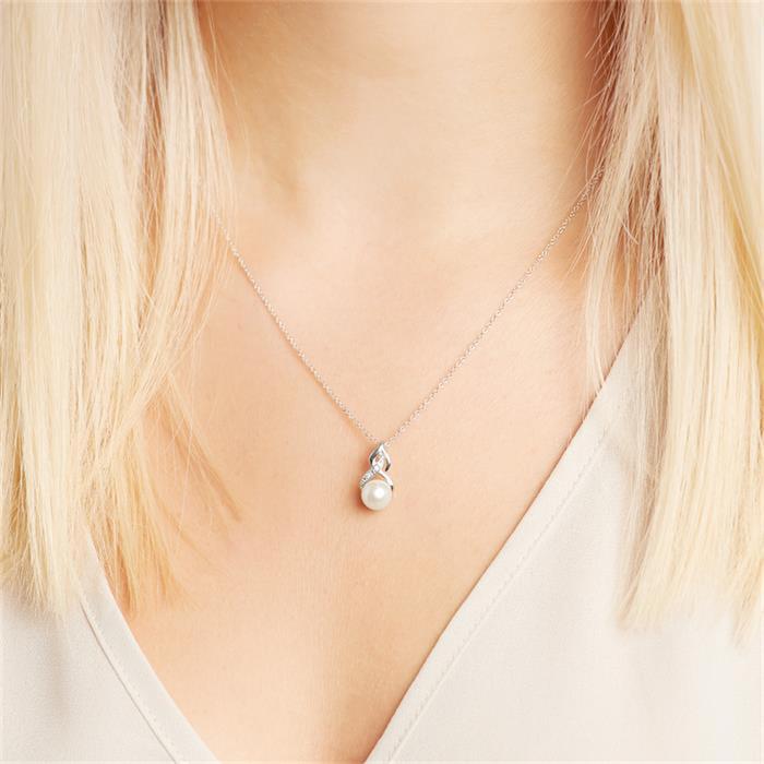 Necklace in 14K white gold with pearl and diamonds