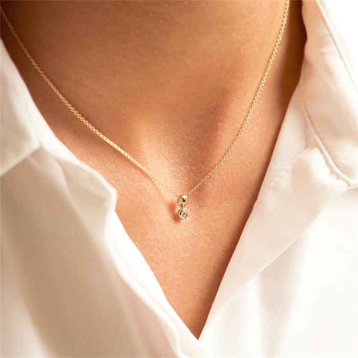 585 gold pendant with a diamond