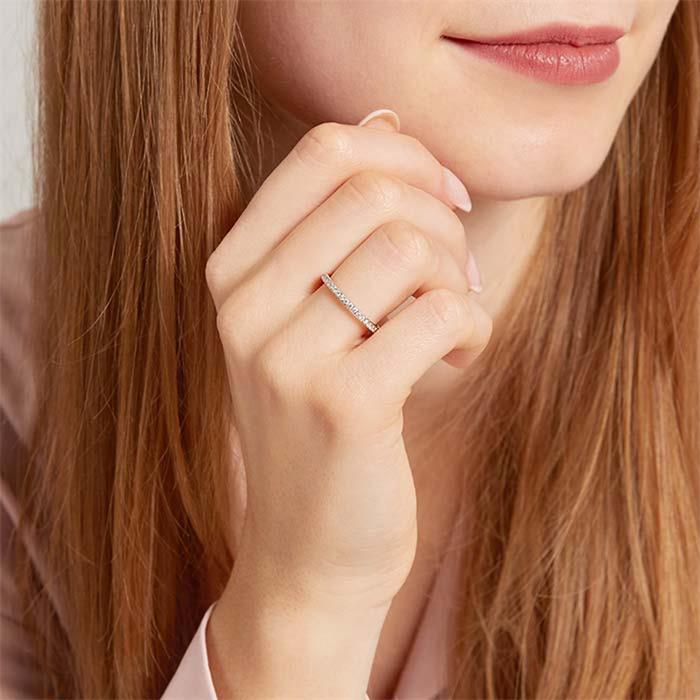 Filigree diamond ring in 18ct white gold