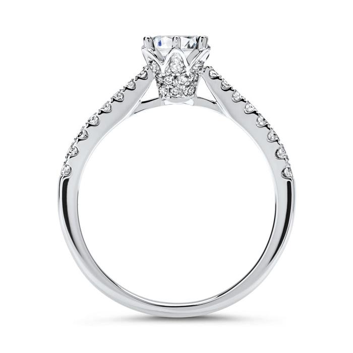 18ct white gold ring with diamonds