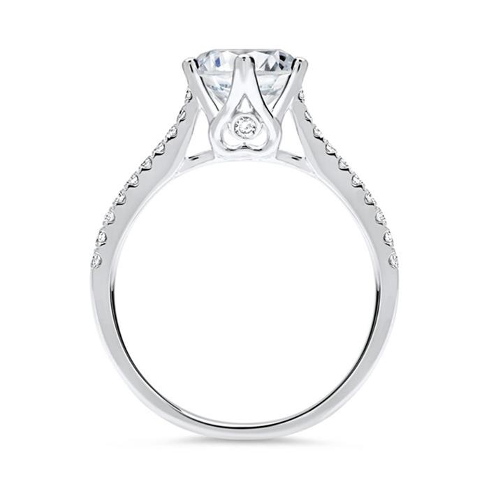 18ct white gold ring with diamonds