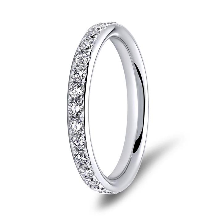 18 carat white gold ring with 30 diamonds