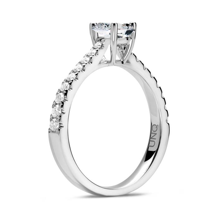 14ct white gold ring with diamonds