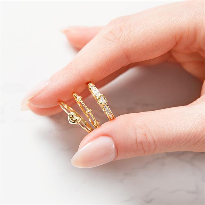 Ring in 14ct gold with white topazes