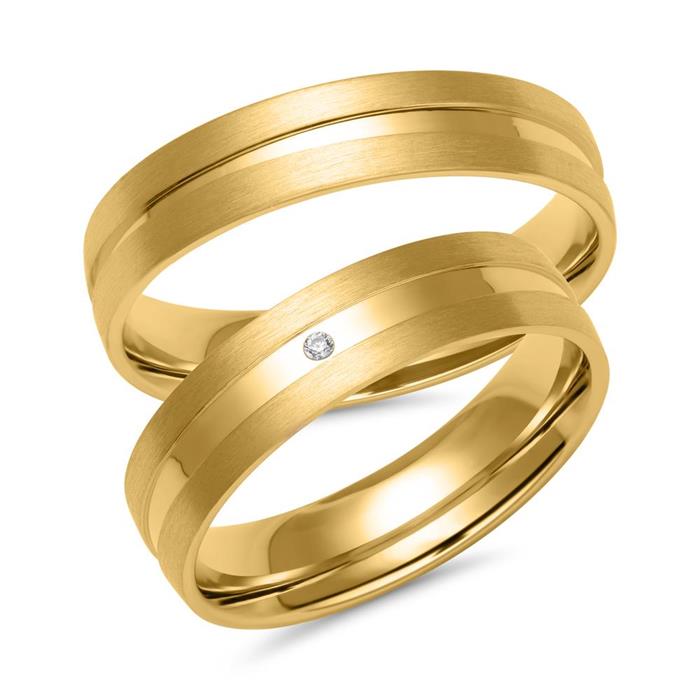 Wedding rings in gold with diamond