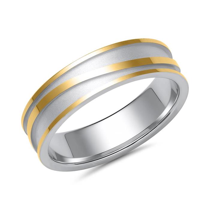 Wedding rings in white and yellow gold