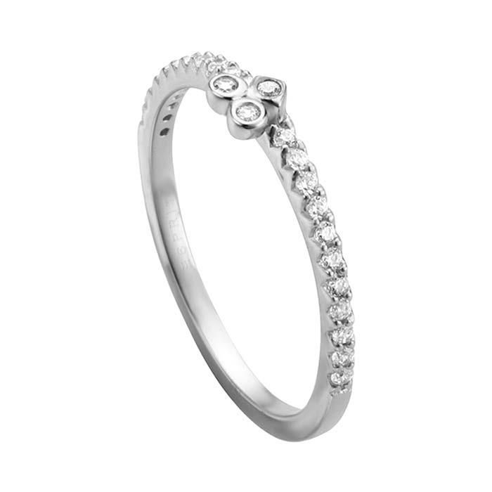 Ladies ring in sterling silver with zirconia