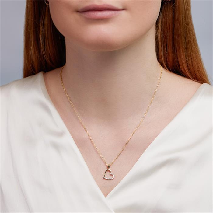 8ct gold necklace with heart shaped gold pendant