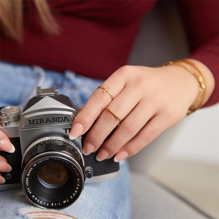 Ring in bar design made of 9K gold