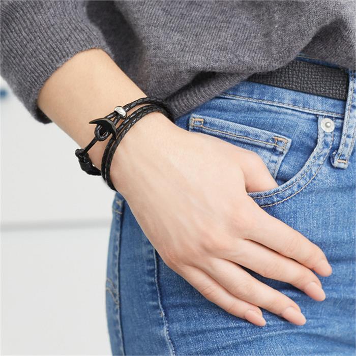 Leather bracelet in black with an anchor clasp