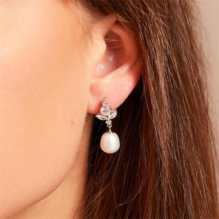 Stud earrings in sterling silver with pearl and cubic zirconia