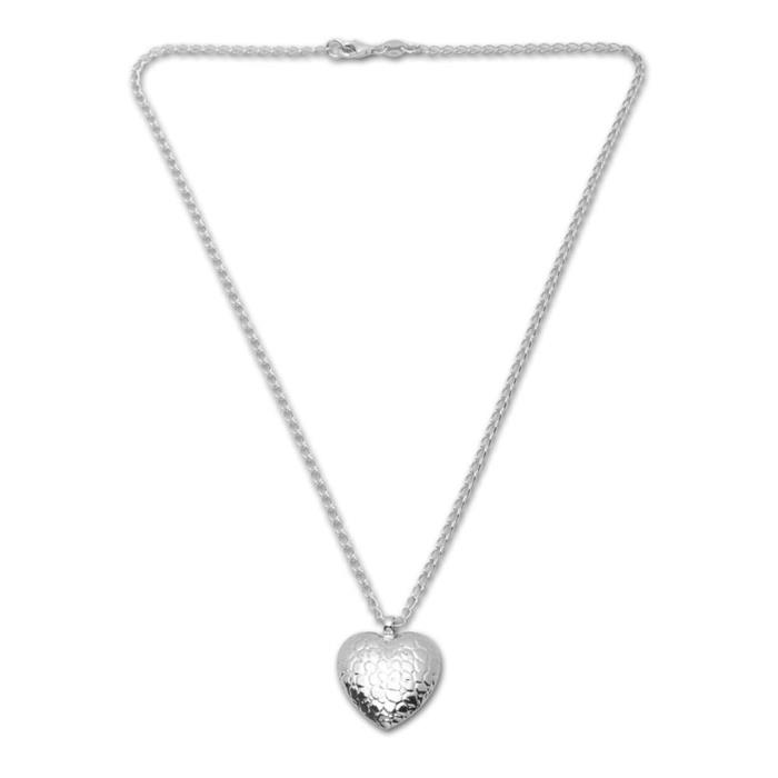 Modern silver necklace with pendant in heart shape