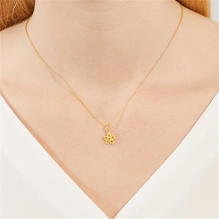 Gold plated silver necklace with flower pendant