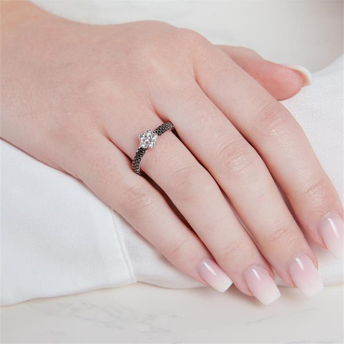 Sterling silver ring with zirconia