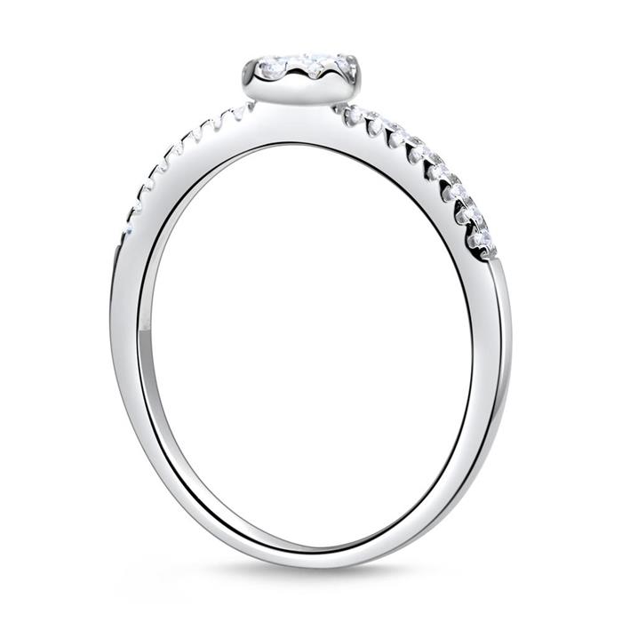 Classic sterling silver ring with zirconia
