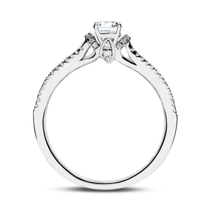 Diamond ring in 18 carat white gold