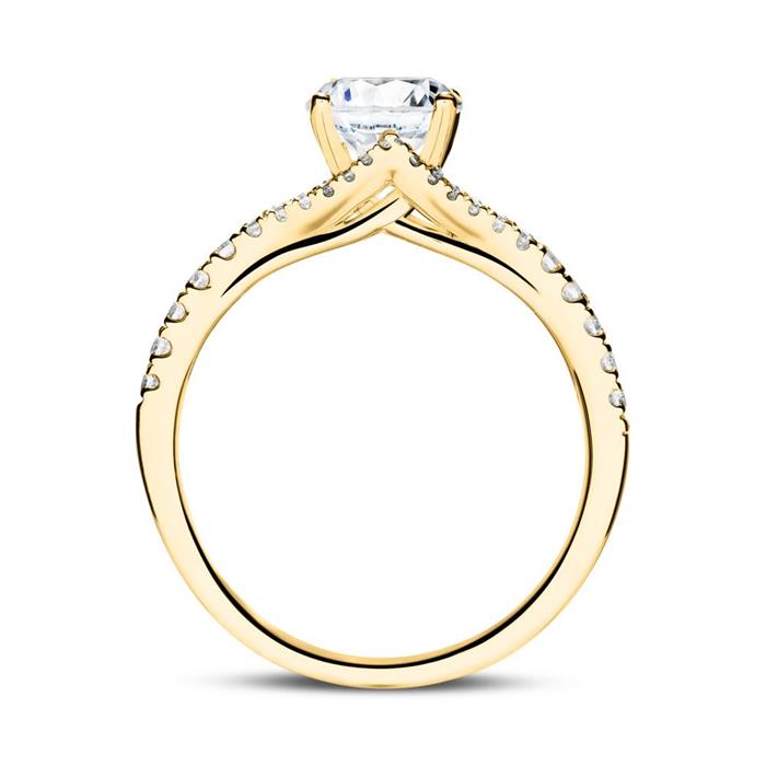 18ct gold engagement ring set with diamonds