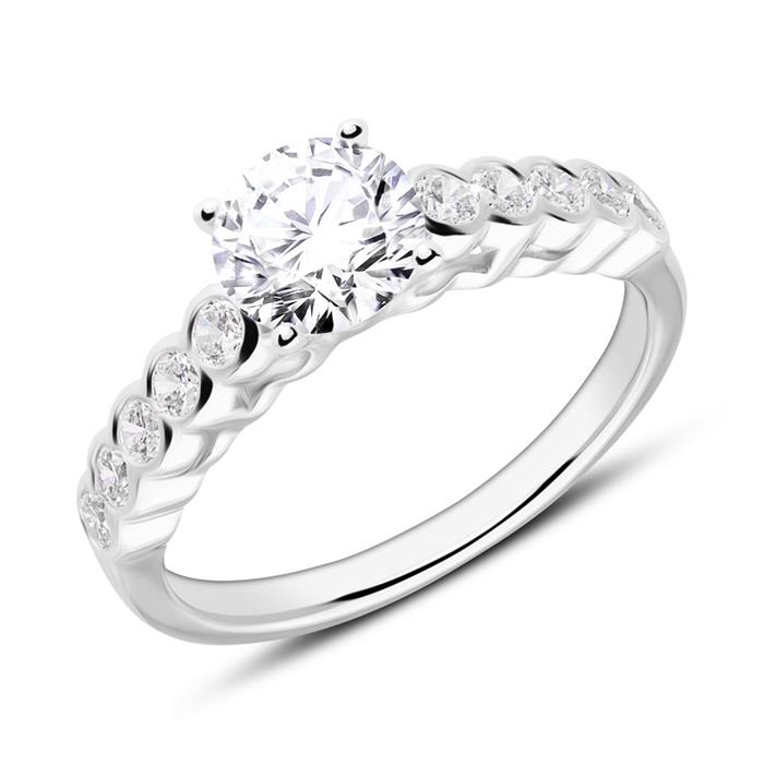 18ct white gold ring with diamonds