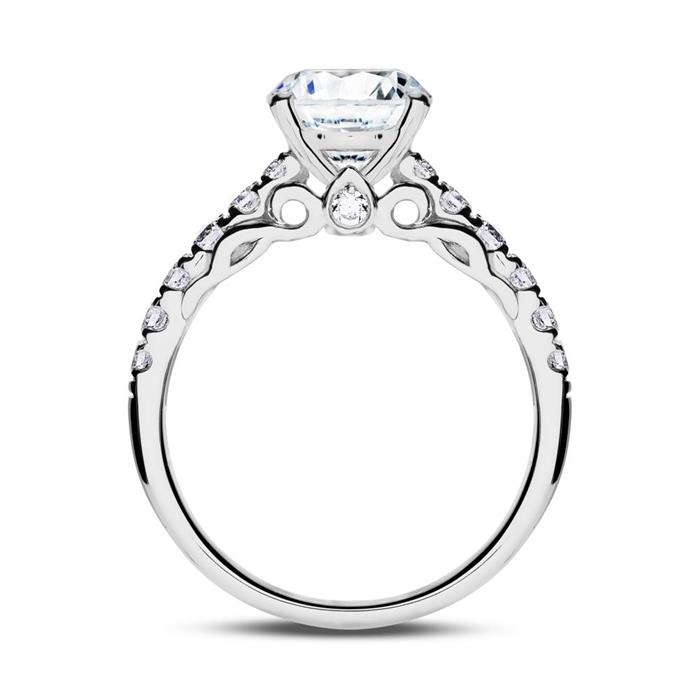 Engagement ring in 18ct white gold with diamonds