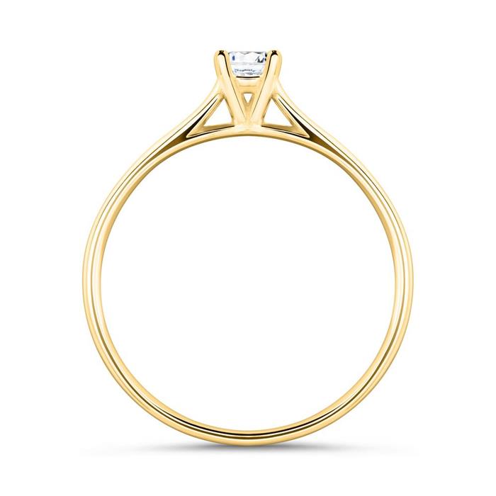 18ct gold engagement ring with diamond