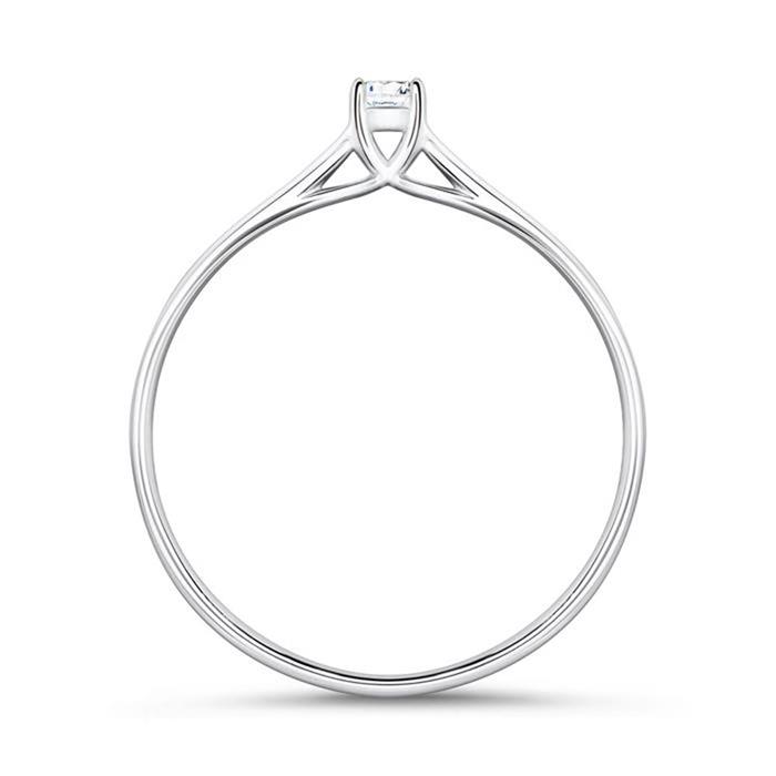 14ct white gold engagement ring with diamond