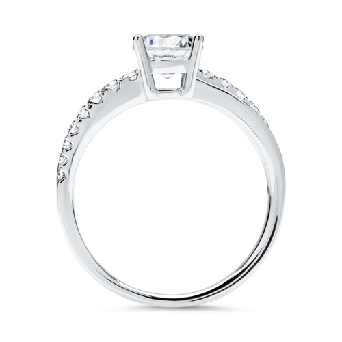 950 Platinum Ring With Diamonds