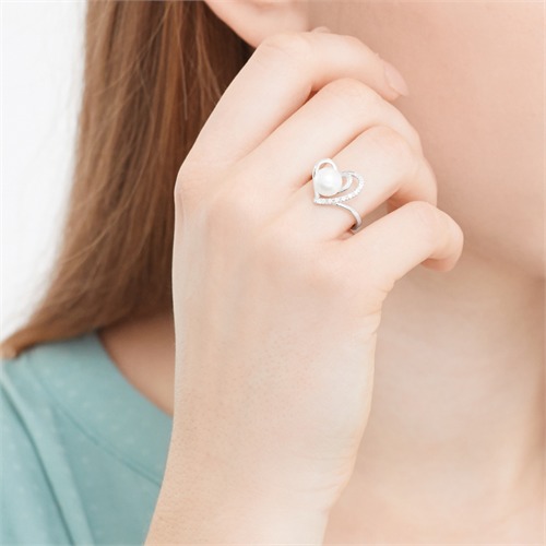 Ring 585er Weißgold 9 Diamanten 0,05 ct.