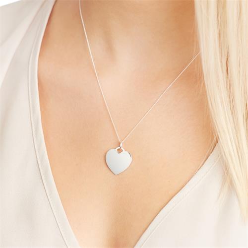 Noble Silver Heart Shaped Pendant With Chain