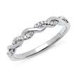 Elegant 18ct twisted ring 26 diamonds