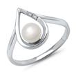 White gold ring with pearl and 2 diamonds 0,014ct