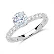 18ct white gold ring with diamonds