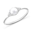Ladies pearl ring made of 925 silver with zirconia