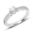 Diamond ring in 18 carat white gold