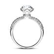 Engagement ring in 18ct white gold with diamonds